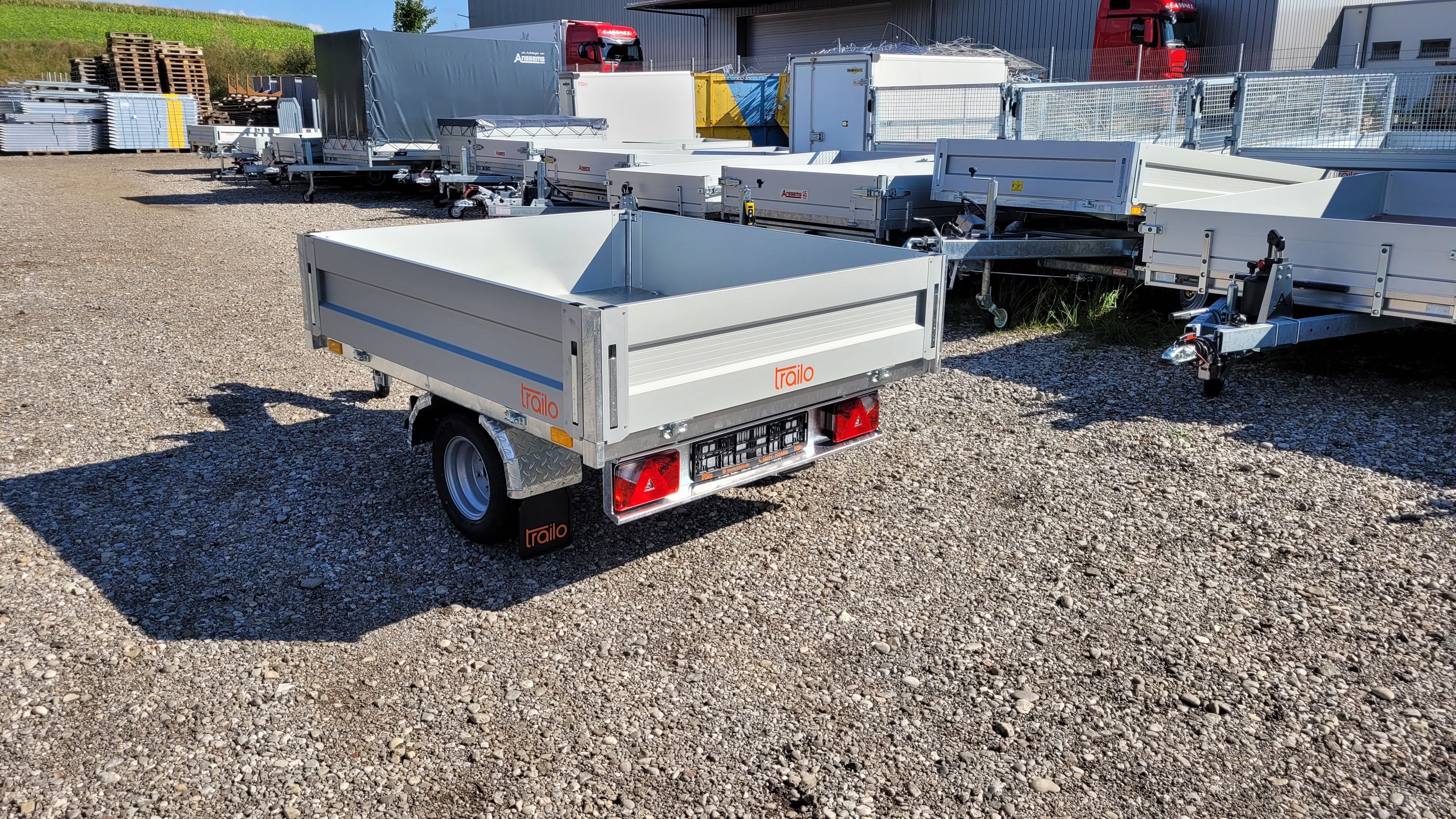 trailo PKW Anhänger Heckkipper RWK1715-75H, 750kg Ladefläche 1,70 x 1,47 m - Handhydraulik ungebremst