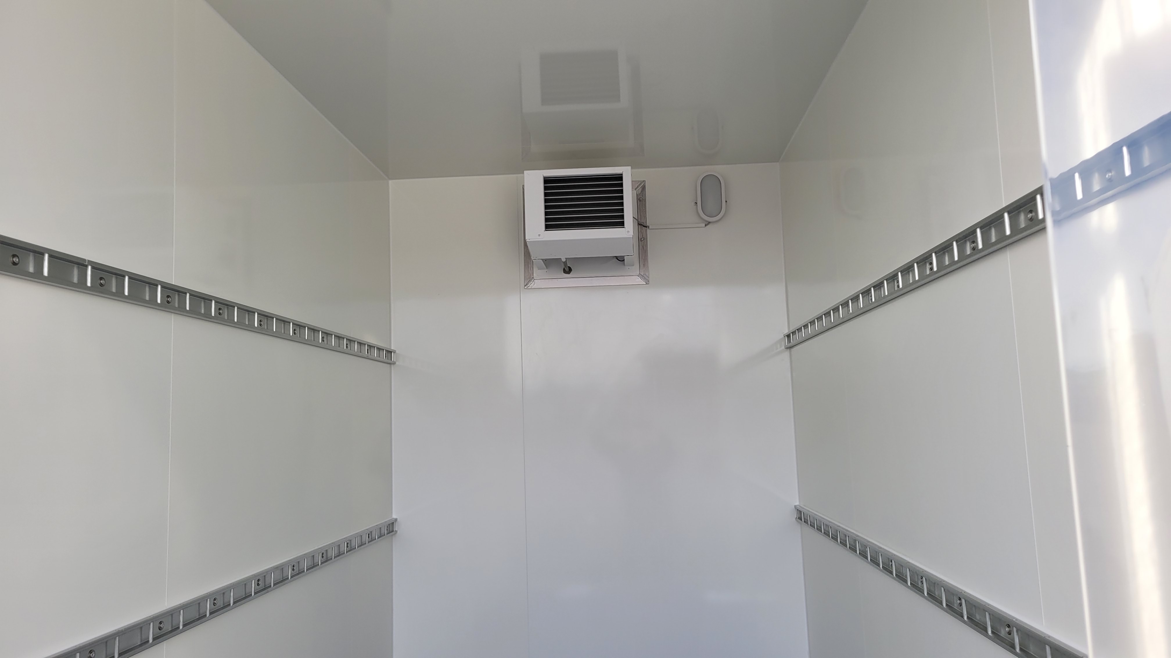 Humbaur HGK 253218 - 21 PF60 Deluxe Kühlanhänger 2500kg, Ladefläche 3,13x1,67m , Sonderinnenhöhe 2,26m