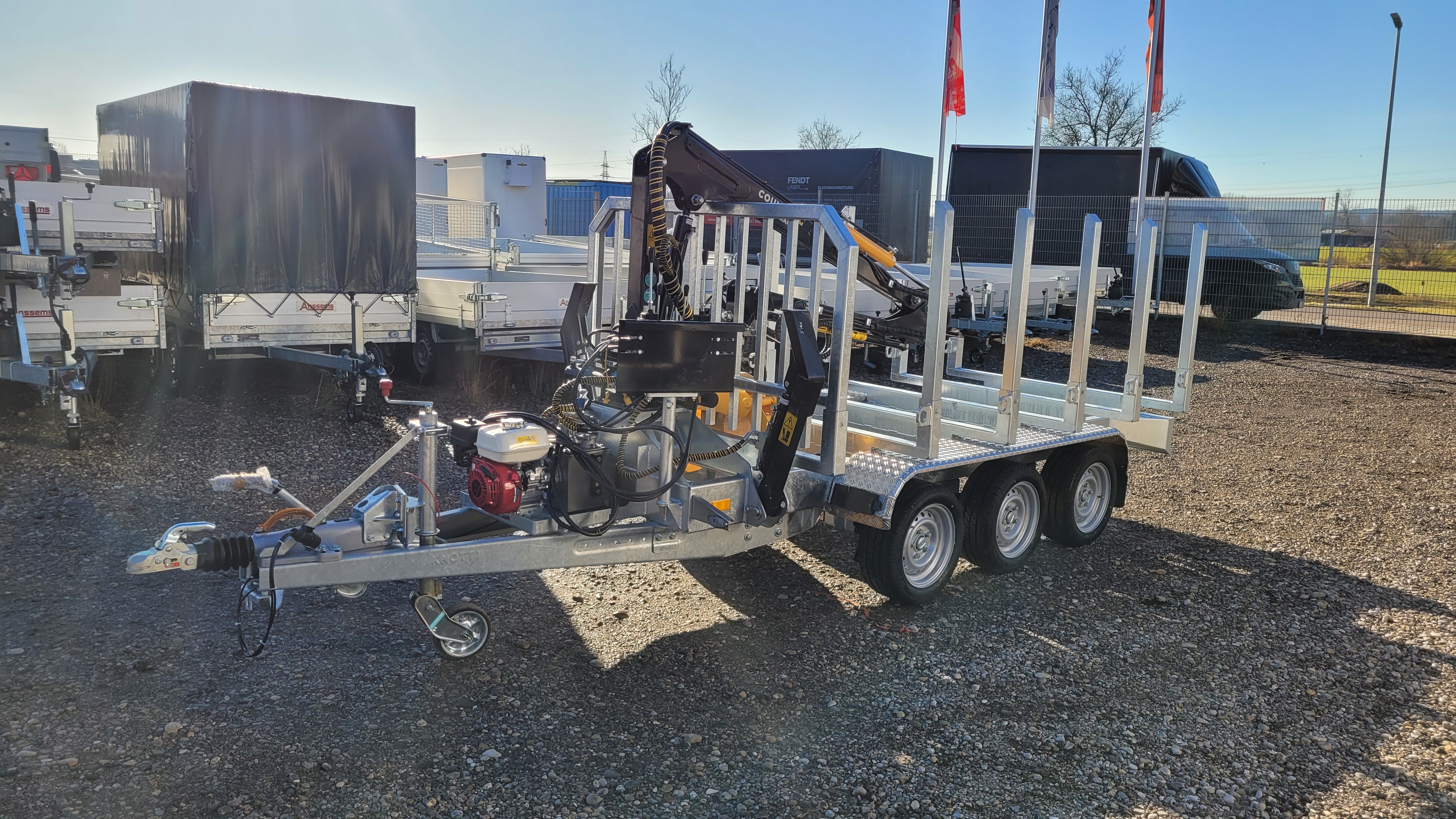 PKW Anhänger trailo Holztransportanhänger HT353017-C mit Ladekran Country 410 smart, für 3 + 4m Stämme