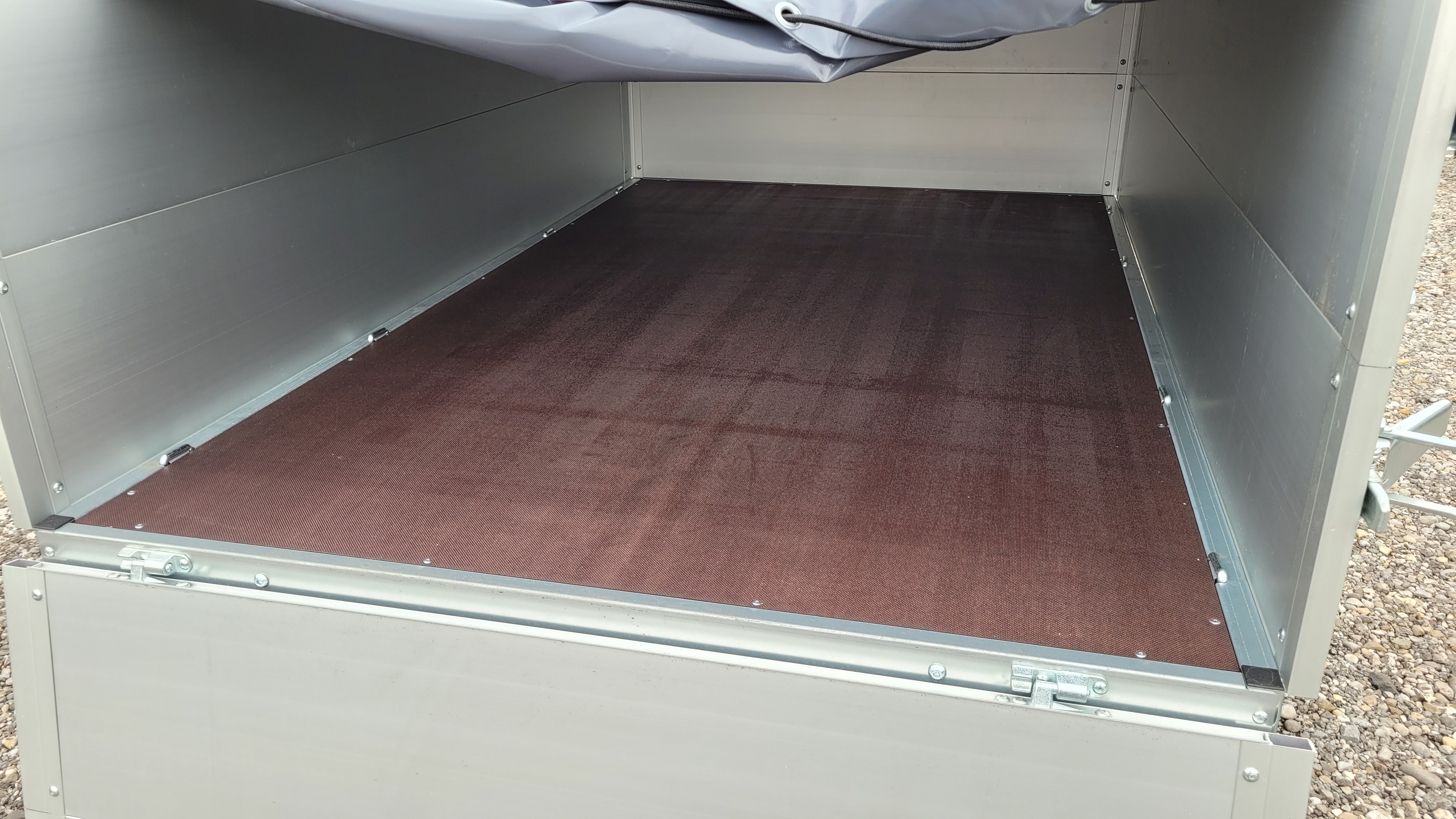 Anssems Hochlader Alu PLT 750 kg, Ladefläche 2.11 x 1.32 m Komplettangebot, Aufsatzbordwände und Flachplane