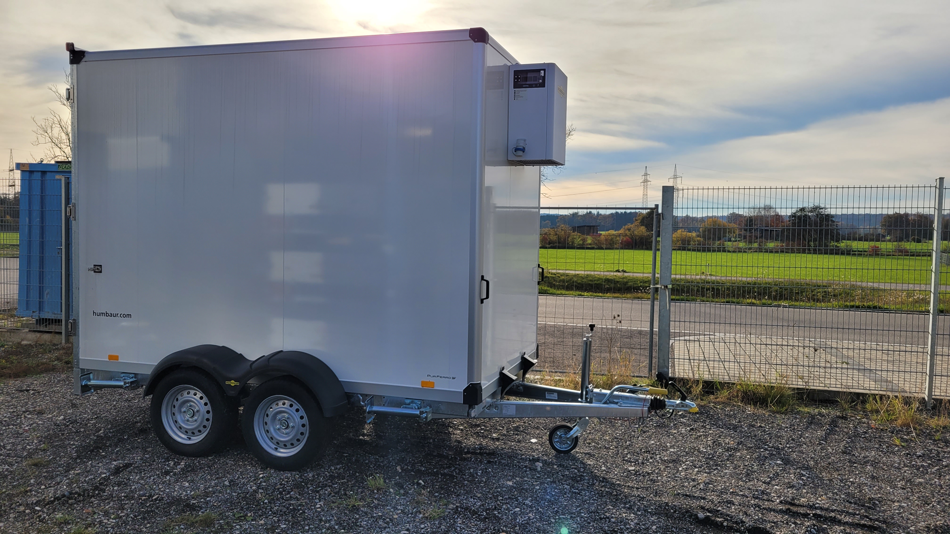 Humbaur HGK 253218 - 21 PF60 Deluxe Kühlanhänger 2500kg, Ladefläche 3,13x1,67m , Sonderinnenhöhe 2,26m
