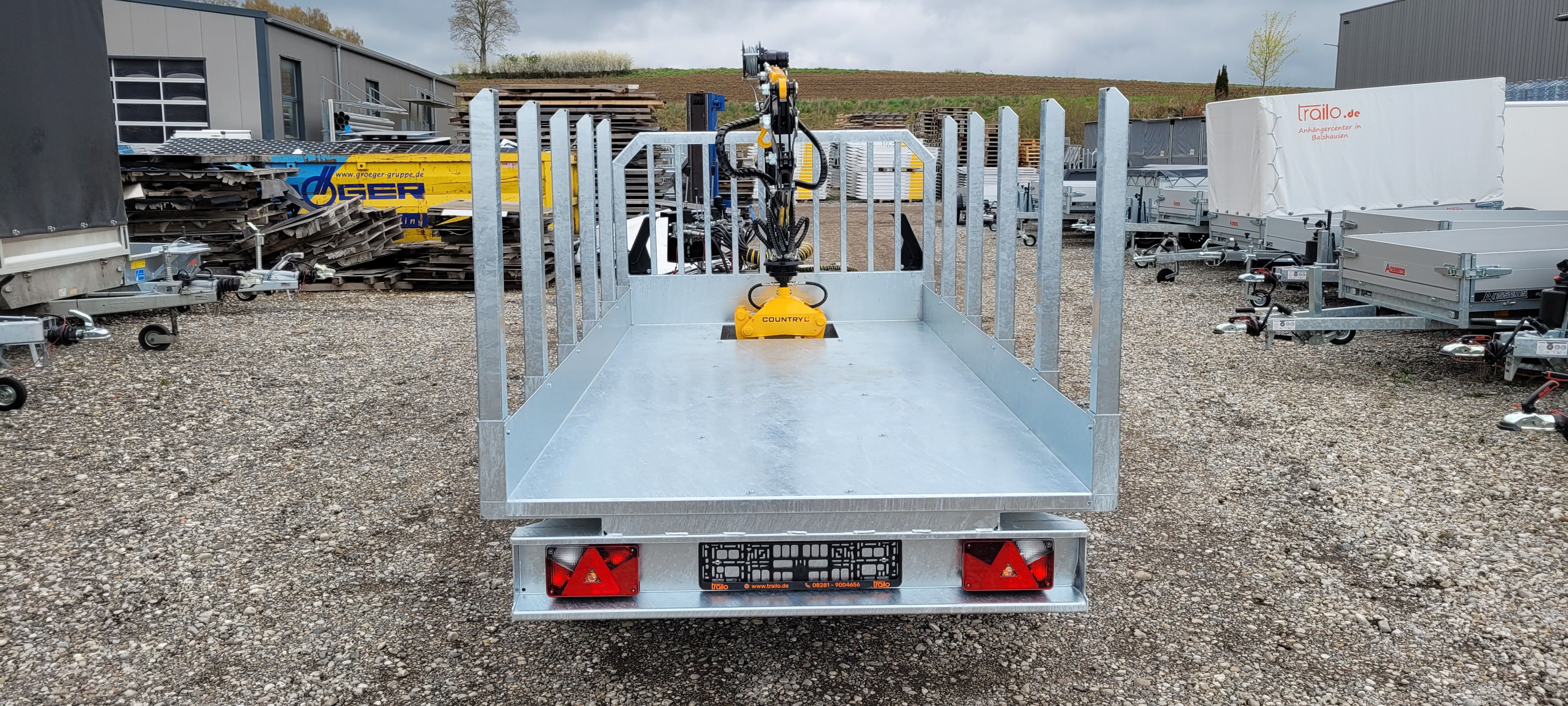 trailo Holztransportanhänger HT353017-C mit Ladekran Country 410 smart, für 3 + 4m Stämme inkl. Astwanne + Seilwinde
