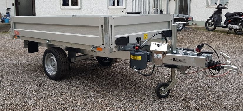 trailo PKW Anhänger Heckkipper RWK2515-13H, 1350kg, Ladefläche 2,54 x 1,47 m - Akkuschrauberhyraulik + Handhydraulik